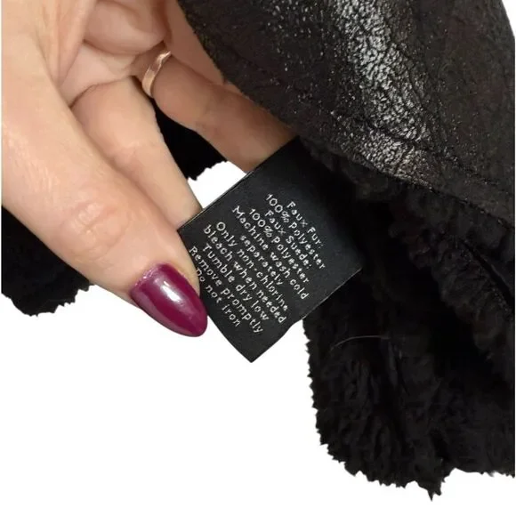 Rock & Republic Black Faux Leather Vest Open Front Sherpa Lined Women's Size XS - Picture 5 of 6